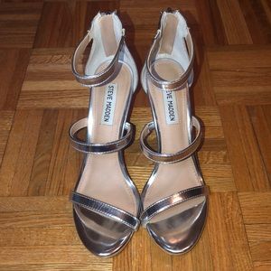 Steve Madden Silver Heels/Sandals